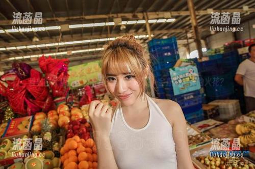 爱丝图分享：当丝革女王与镜头相遇，会擦出怎样的火花？