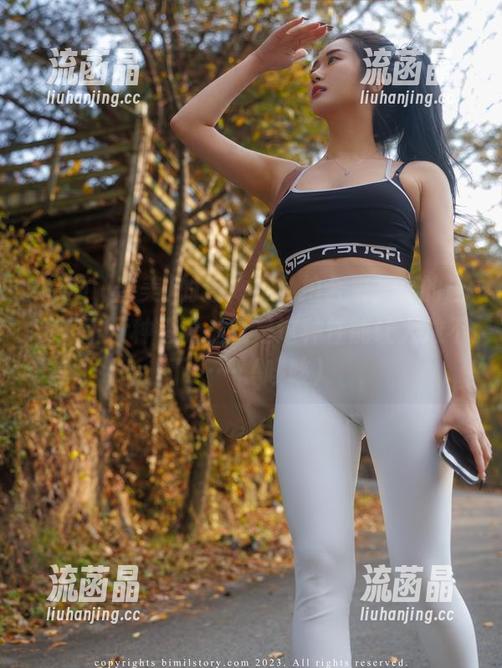 Bomi(普美)的连体衣私拍合集，真的让我产生了种错觉，就是这种性能让人放不下……（咳咳）
