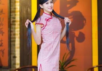 IMiss爱蜜社 – 看绯月樱-Cherry的礼服图集，我决定像她一样，走在路上都要被拍！