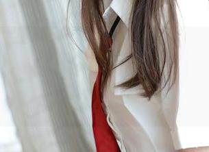 MFStar模范学院 – 唐琪儿il职业装照片：这是要穿着去工作，还是准备开个小型时装发布会？