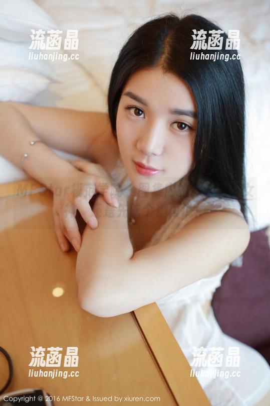 MFStar模范学院 - 图集内的韩好甜：女神，还是先吃个糖再说！