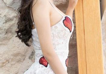 MiStar魅妍社 – 小狐狸Kathryn在这里，在线写真的一双美足，让我忍不住点赞。
