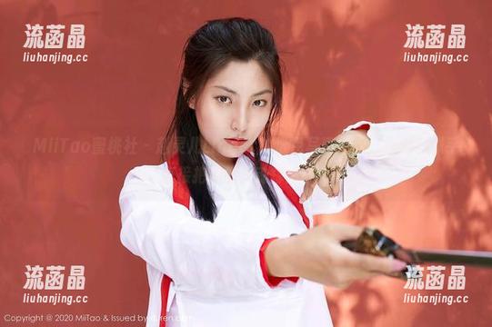 MiiTao蜜桃社-赵灵儿Linger MiiTao蜜桃社 - 赵灵儿Linger的粉色写真更新:这色彩似乎直接把我的灵魂撑爆了!