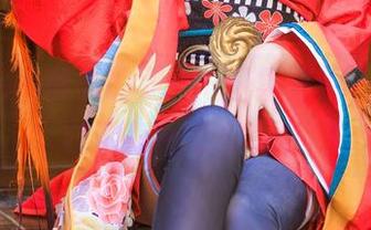 Momoko葵葵的足跡：图集更新，光脚走过的每一寸空间！
