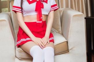 TouTiao头条女神 – 这组最新套图，苏菲菲是打算当女王吗？