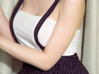 UGirls尤果网 – 曼苏拉娜又来了一组私拍，原图里的体式让我对瑜伽的理解简直可以推翻重来。