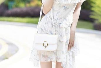 XIAOYU语画界 – 林乐一又来了，这次是高清的女孩，准备好清空脑子了么？