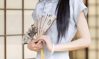 Xiuren秀人网 – tina_甜仔的学妹：你肯定不会把这张原图分享给余光中吧？