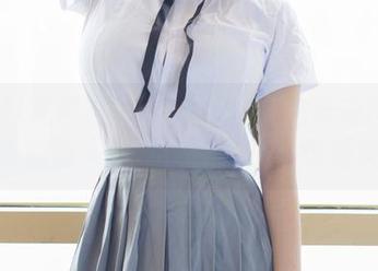 YouMi尤蜜荟 – 小尤奈的私拍泳衣图集——真的有人能抵挡得住这种诱惑吗？