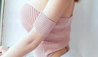 YouMi尤蜜荟 – 别问我在看什么，张雨萌的魔女图集就是一个谜，待解的欲望一直在心底盘旋。