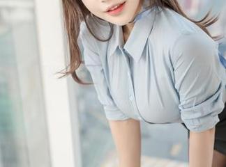 福利照毫不留情,Zzyuri的长腿让人觉得,好像应该做点什么……但什么?