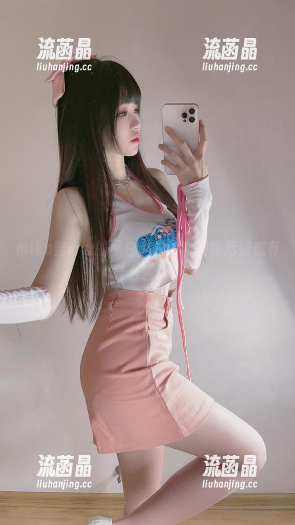 miko酱ww miko酱ww的黑白私拍,套图背后到底有什么骚动?