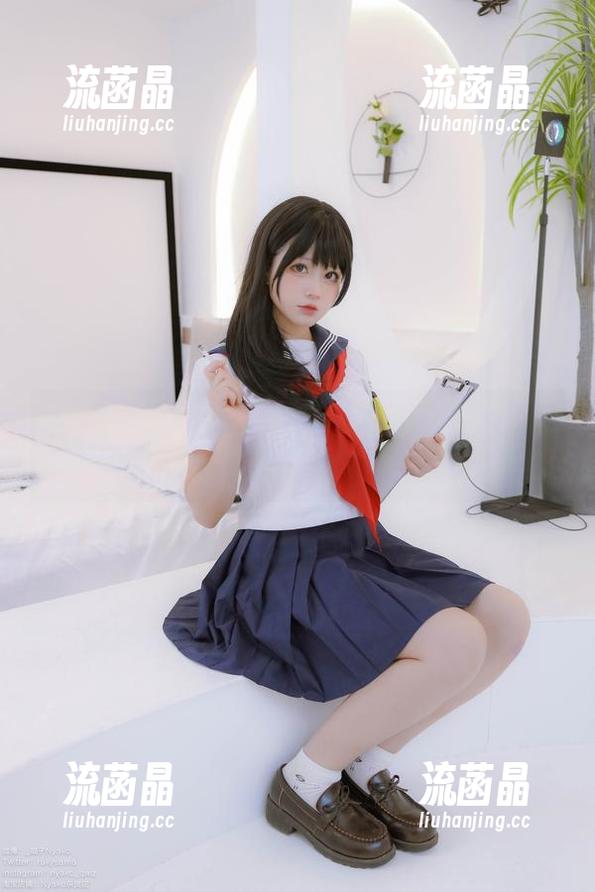 nyako喵子大魔王的另类召唤：甘雨魅魔的写真图集