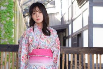 原图里的wuyo(우요)美腿，让我从早看到晚，图册里肯定还藏着更多宝贝！