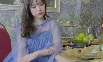 丽柜 – 温柔的司琪，等着我下载图集，像是一杯刚泡好的迷你咖啡，绵长又香醇。