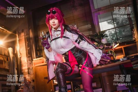 九言 九言的礼服原图,其实蕾丝也是有性格的。