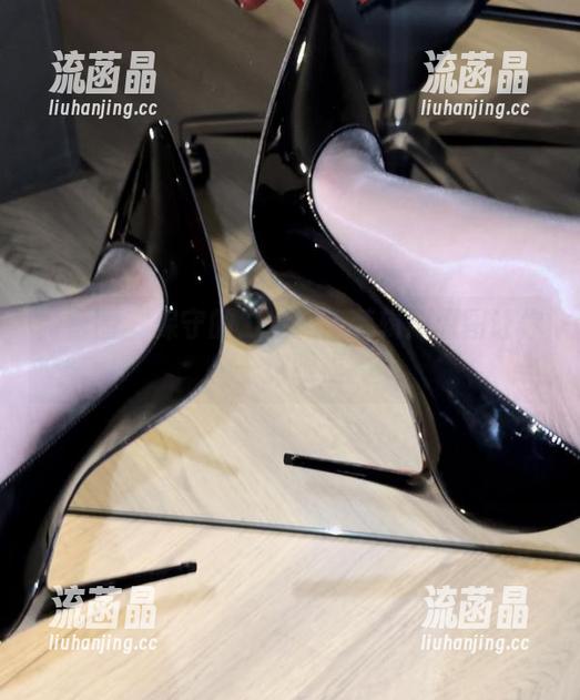 微密圈 - 保守的二舅妈泳装辑：原图让你一饱眼福