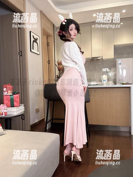 凉凉子rioko的图库精选，第一眼看去怕你脸红的可爱小恶魔？