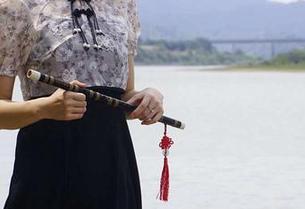 初夏女神 – 有这样的福利原图，双双打理教室也变得意味深长。