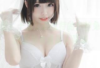 高清原图！十万珍吱伏特的白丝兔女郎，这姿势有点耐人寻味