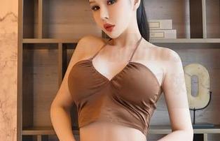 嗲囡囡 – 私房写真中的luna张静燕,空姐打扮让我直接想到环球旅行