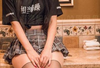 头条女神 – 杨漫妮baby的原图里，那套装到底有何神奇之处？分享个时间沉淀的真相。