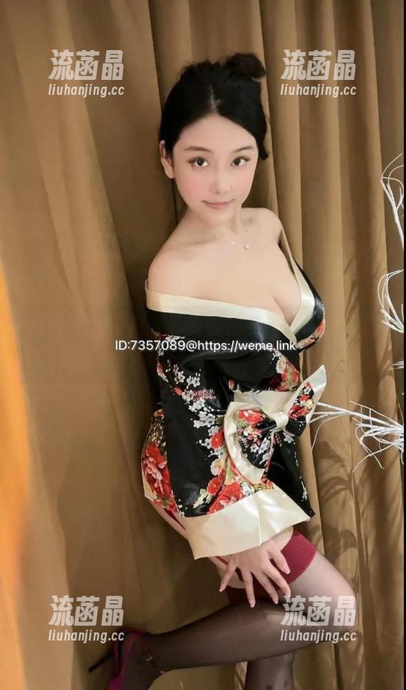 微密圈 - 花裙与奶雯的搭配，崭新的美图更新让你眼前一亮！