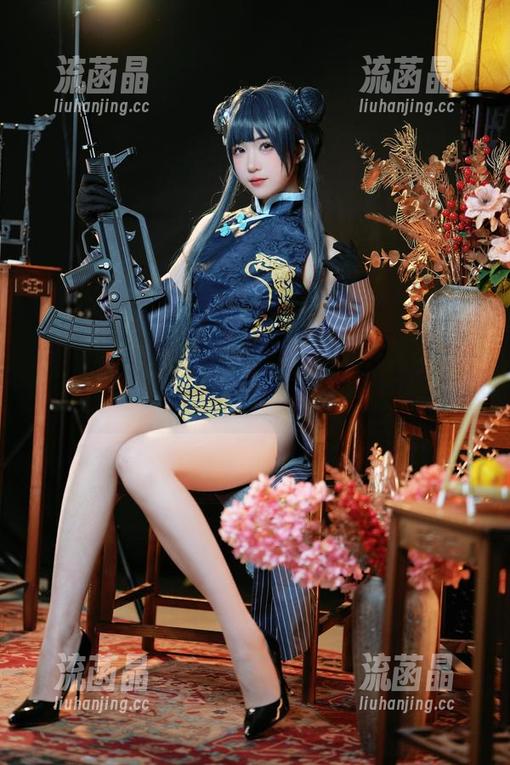 这种看似随意的宫本樱，竟然让埃吉尔的照片变得对味，图片真不赖！