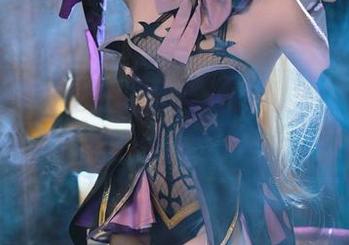 小容仔咕咕咕w的白丝私拍合集：让人心痒痒的小画报