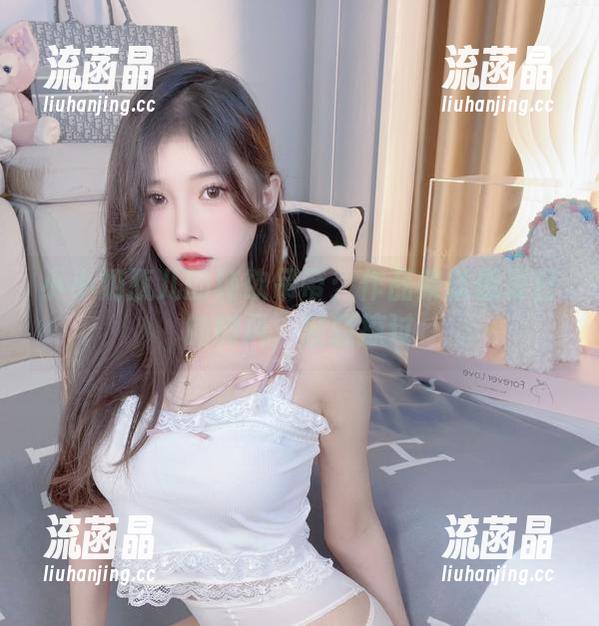 小小奶瓶儿 小小奶瓶儿的纯欲吊带:作品集就像夏日的微风,轻轻掠过