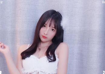 小小奶瓶儿的校服作品：谁说我们都不再青春？你们先别急…