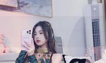 喜欢兔子的都来！小小奶瓶儿的私拍生日限定图集惹人爱