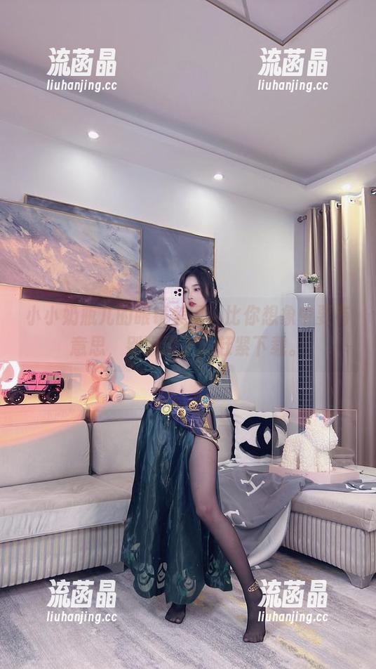小小奶瓶儿 小小奶瓶儿的眼镜美图,比你想象中要有意思,别犹豫了,赶紧下载。