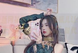 这款最新网袜图包，小小奶瓶儿让你再见鞋子，欢迎进入“袜子”时代！