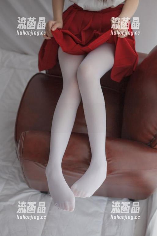 少女秩序-小鱼 少女秩序 - 不看小鱼美脚原图,我真的是在下头吗?