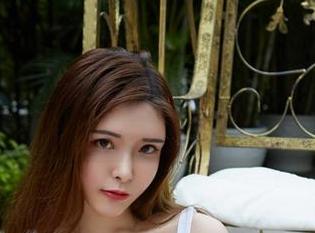 尤物馆 – 拿起Kely香香最新的居家合集，原来简单的场景也有不一样的刺激！