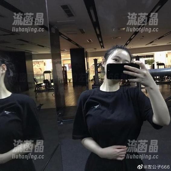 微密圈 - 图片里的左公子666和你想象中的旅拍，居然有点差别？