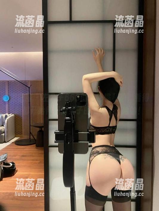 左公子666 微密圈 - 左公子666的红色桃私拍,看得我都开始怀疑对果子的热爱了,哈哈!