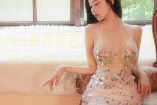 年年Nnian那件粉色内衣，果然是每年都能夺回目光的私房美图。
