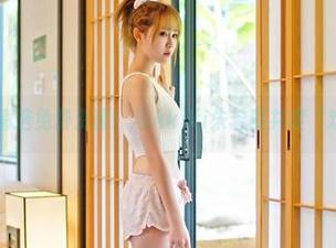 推女神 – 精选免费资源：与Akiki朱若慕共度“欢乐圣诞”