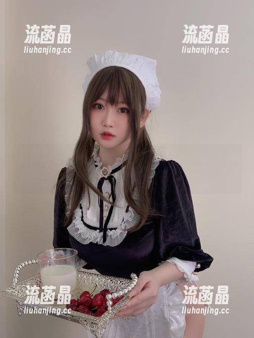 是依酱吖的写真集，姐姐牌资源好像不够用了，嘿嘿