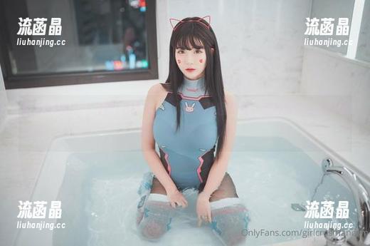 普美Bomi(보미)的[BLUECAKE]高清图册里，那种夏天的清凉感，唔，真想再看一遍。