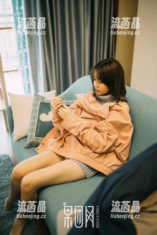 果团网高清里的美人，人起床时的模样太可爱，根本停不下来