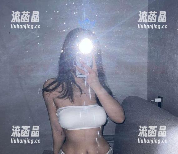 微密圈 - 精选桃沢樱呀的吊带，照片好像在低语呢