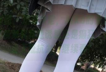 森萝财团 – 艰难决定,Aika的无圣光乳霜果足视频究竟是诱惑还是癫狂,反正我毫无抵抗力,继续看!