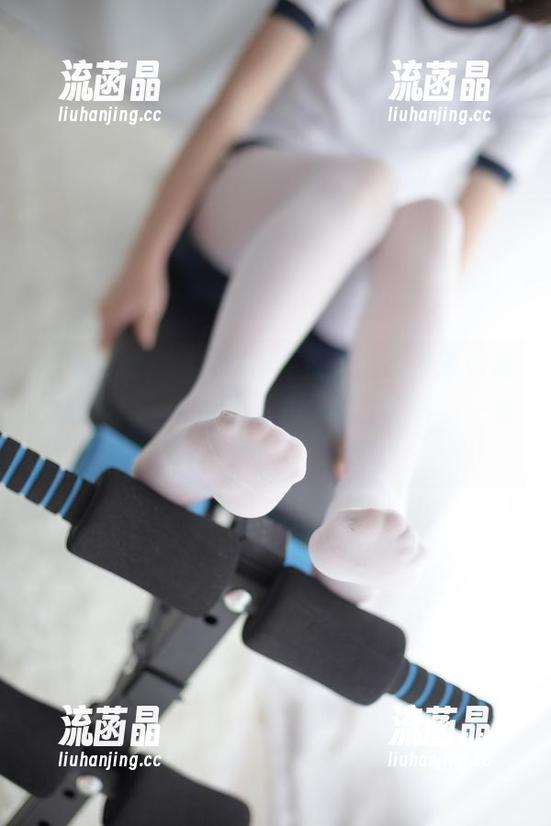 翻看美图，森萝财团不仅收服了吊带短裙的心，还用50D白丝把你脑洞打开了一整个下午！