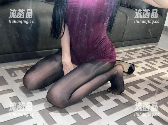 沈汝凡超哇塞 微密圈 - 沈汝凡超哇塞的棉袜写真:这张图片到底想表达啥?