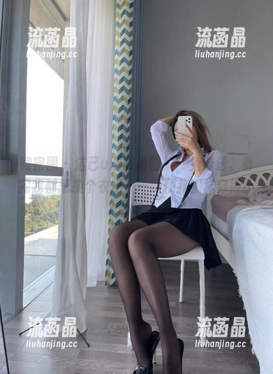 洁己u 微密圈 - 洁己u连衣裙图集,免费送。看完我都想换个衣柜——即便我照样穿得不着调。