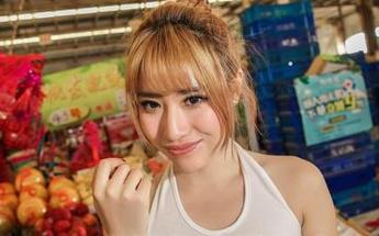 爱丝 – 福利方面的绝美交换！欣杨的图包，油亮得令人心里发麻。