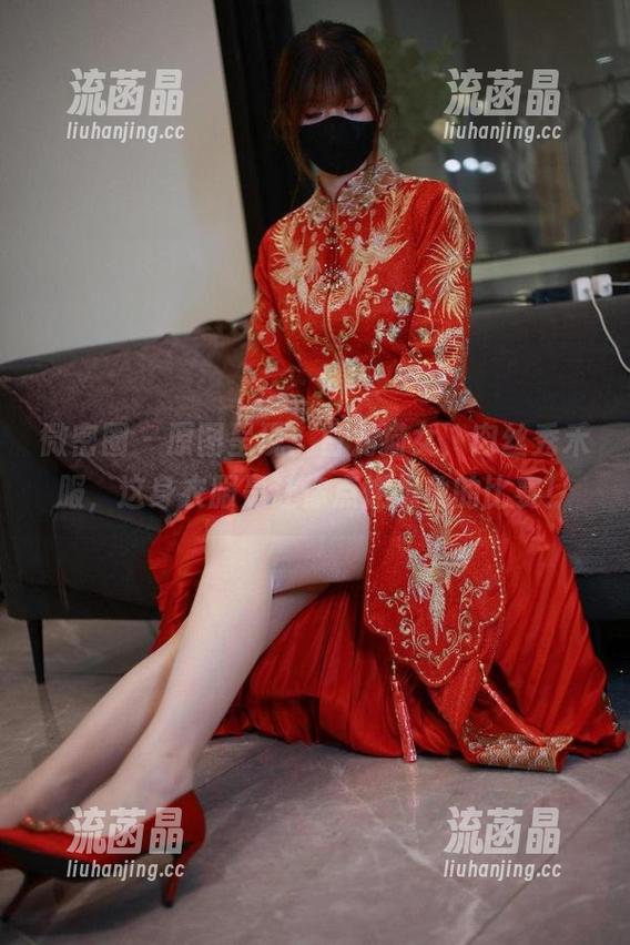 白龙猫女 微密圈 - 原图呈现:白龙猫女,肉丝秀禾服,这身衣服是让你点燃想象的比赛!
